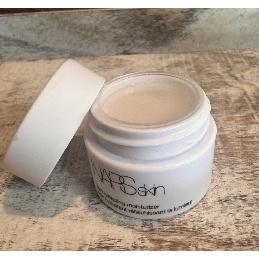 ✨ NARS Light Reflecting Moisturizer 0.49 fl oz – Hydrating Glow‎ Cream – Travel